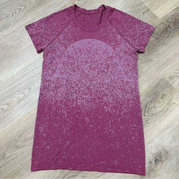 Lululemon Swiftly Tech Short Sleeve Shirt 2.0
Gradient Block Pomegranate - Picture 2 of 8
